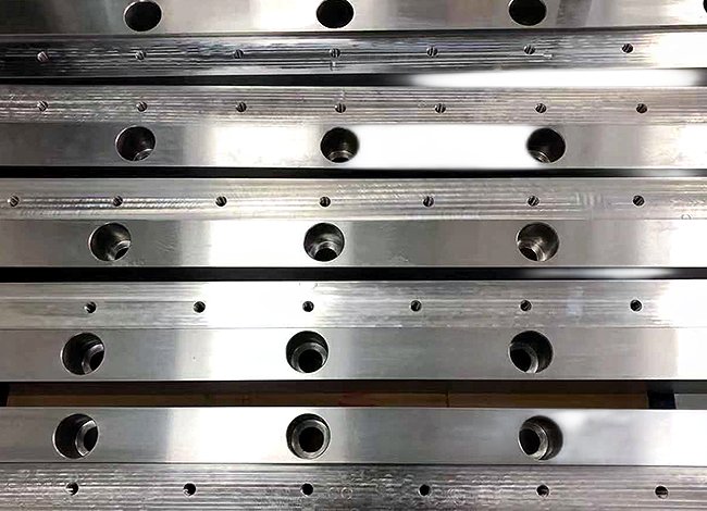 Precision slitting machine components 39